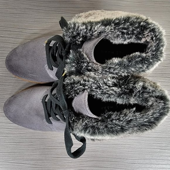 Cole Haan Coralie Wedge Bootie, Grey Suede, Womens Size 5 & 5.5 B - Picture 8 of 10